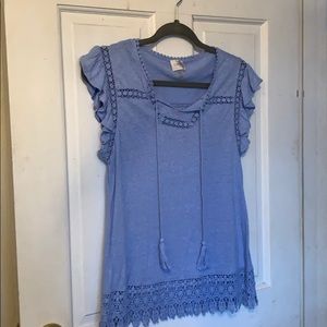 Blouse with lace and tassels